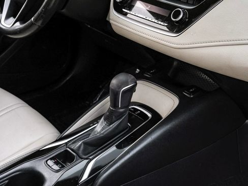 Used 2020 Toyota Corolla XLE image 24