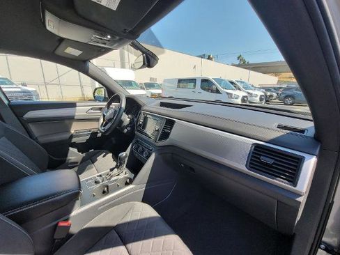 Used 2021 Volkswagen Atlas Cross Sport S image 26