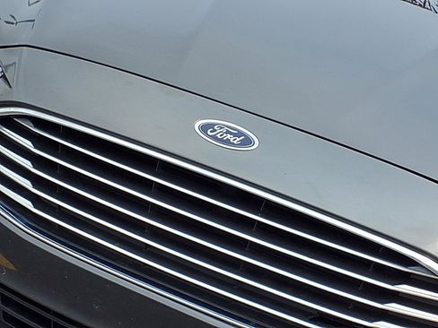 Used 2020 Ford Fusion SE FWD image 30