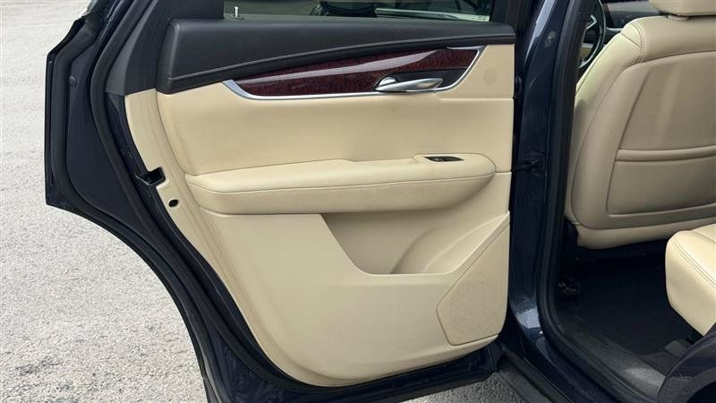 Used 2018 Cadillac XT5 Luxury w/ Driver Awareness Package AWD/4WD image 45