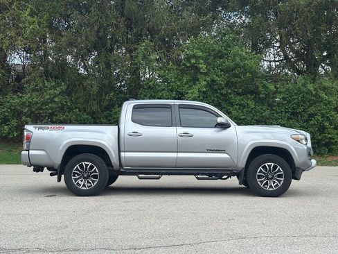 Used 2021 Toyota Tacoma TRD Sport AWD/4WD image 5