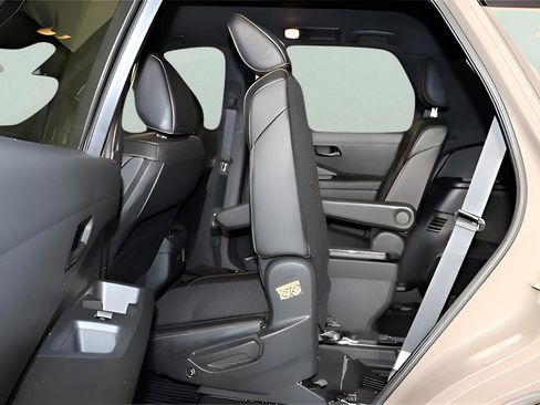 Used 2024 Nissan Pathfinder Rock Creek image 23