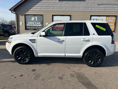 Used 2014 Land Rover LR2 HSE image 8