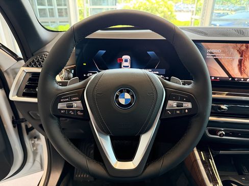 New 2026 BMW X5 xDrive50e AWD/4WD image 9
