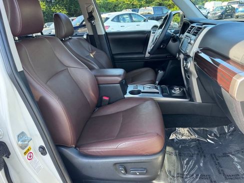 Used 2015 Toyota 4Runner Limited AWD/4WD image 27