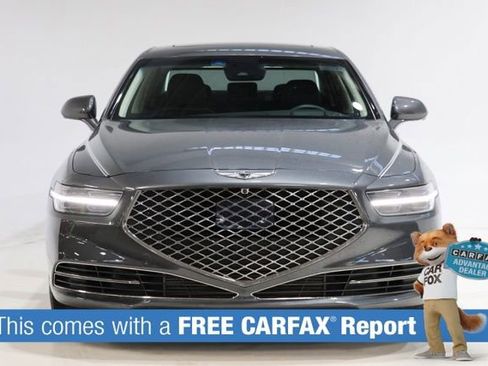 Used 2021 Genesis G90 3.3T Premium RWD image 2