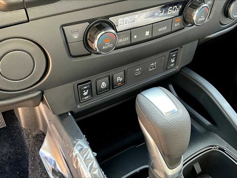 New 2026 Nissan Frontier SV image 14