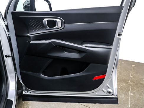 Used 2021 Kia Sorento S image 23