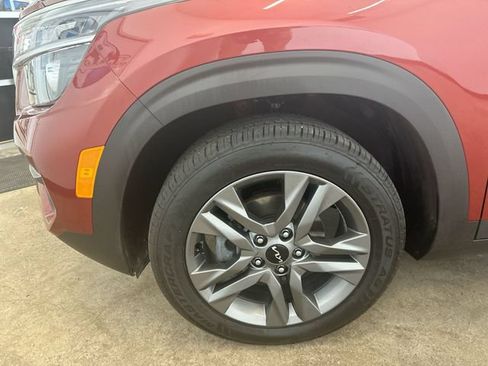 Certified 2023 Kia Seltos S w/ Navigation Package FWD image 20