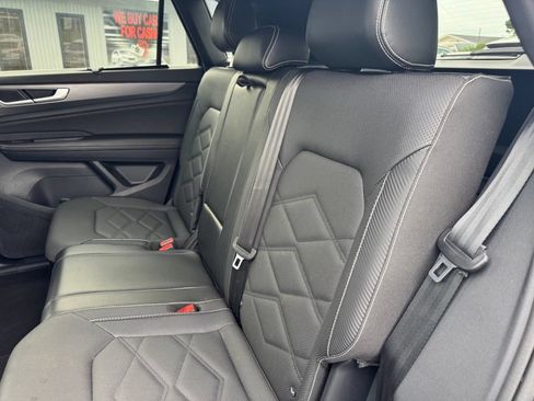 Used 2024 Volkswagen Atlas Cross Sport SE AWD/4WD image 18