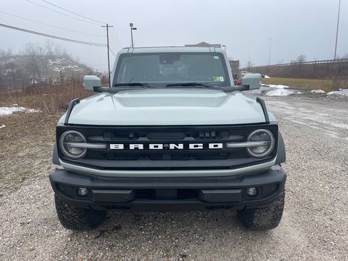 Used 2022 Ford Bronco Outer Banks w/ Sasquatch Package image 2