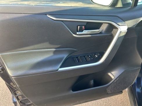 Used 2022 Toyota RAV4 XLE image 10