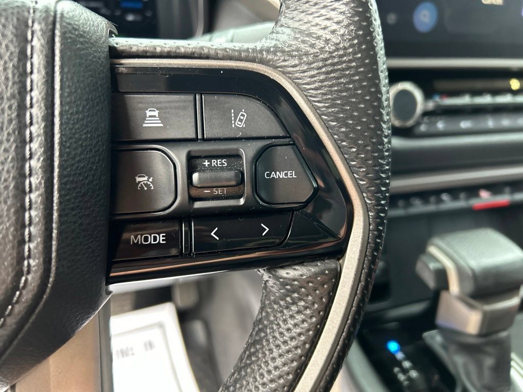 Used 2024 Toyota Tundra Limited AWD/4WD image 27
