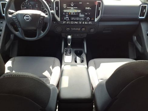Used 2026 Nissan Frontier SV RWD image 10