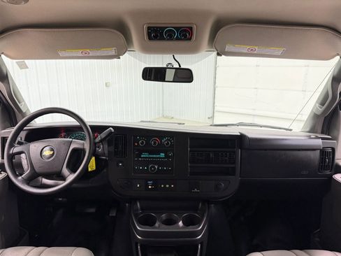 Used 2018 Chevrolet Express 2500 LS w/ Driver Convenience Package RWD image 13