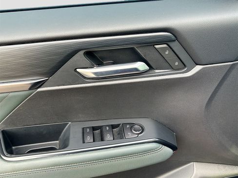 Used 2025 GMC Acadia AT4 image 18