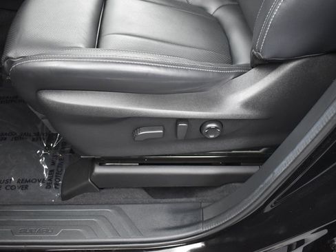 Used 2023 Subaru Ascent Touring image 13