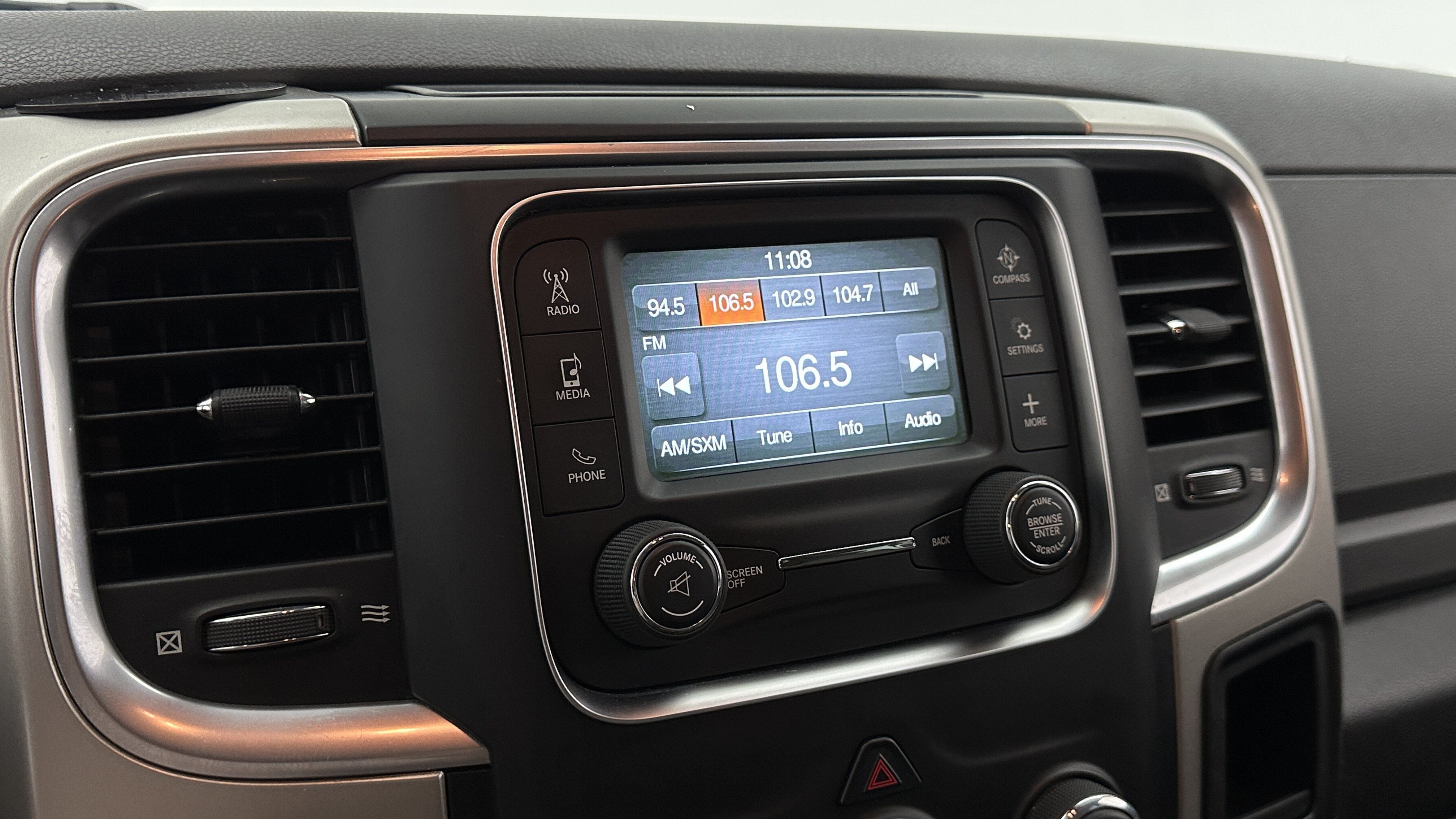 Used 2020 RAM 1500 Classic SLT RWD image 17
