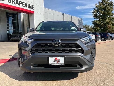 Used 2025 Toyota RAV4 XLE image 4