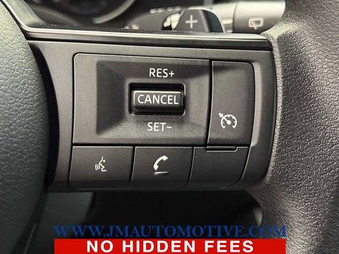 Used 2023 Nissan Rogue S image 37