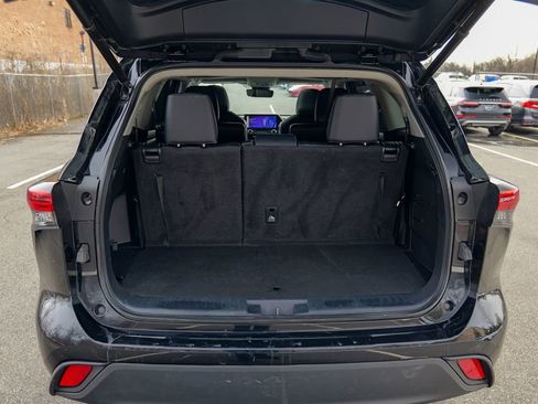 Used 2023 Toyota Highlander XLE AWD/4WD image 55