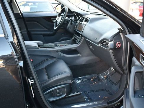 Used 2018 Jaguar F-PACE Prestige image 43