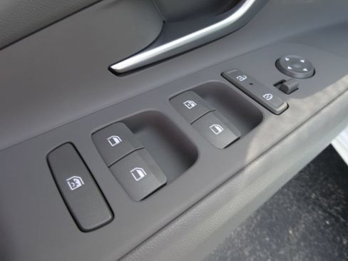 Used 2026 Hyundai Elantra Sport FWD image 22
