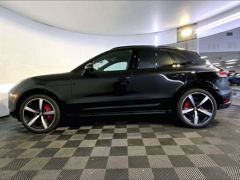 Certified 2023 Porsche Macan S AWD/4WD image 2