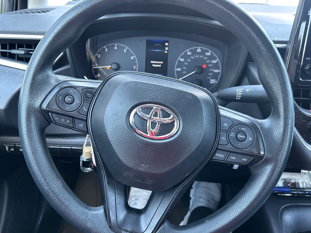 Used 2025 Toyota Corolla LE FWD image 4