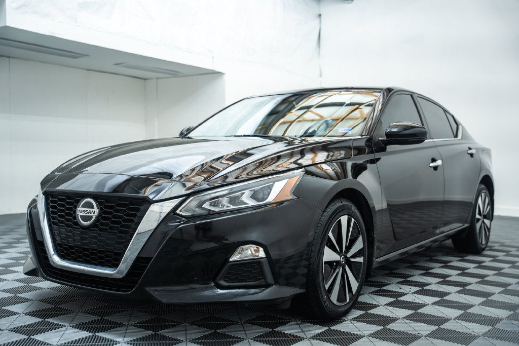 Used 2022 Nissan Altima 2.5 SV w/ SV Premium Package AWD/4WD image 3