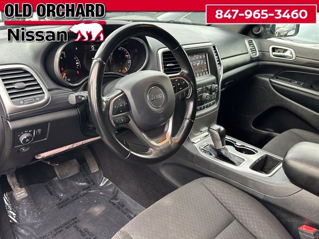 Used 2020 Jeep Grand Cherokee Laredo AWD/4WD image 16