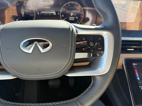 Used 2025 INFINITI QX80 Sensory image 19
