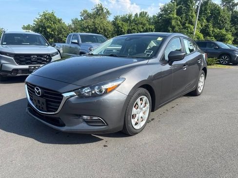 Used 2018 MAZDA MAZDA3 Sport FWD image 2