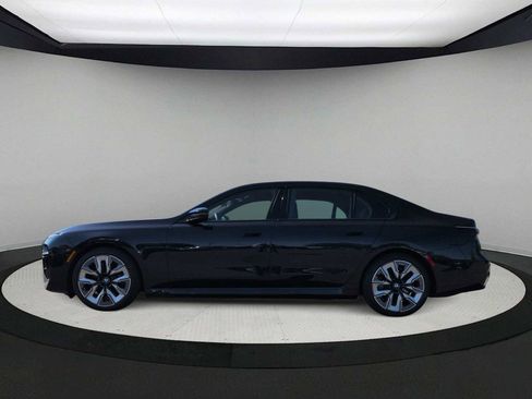 Certified 2024 BMW i7 xDrive60 AWD/4WD image 5