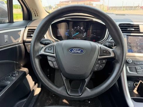 Used 2020 Ford Fusion SE FWD image 9