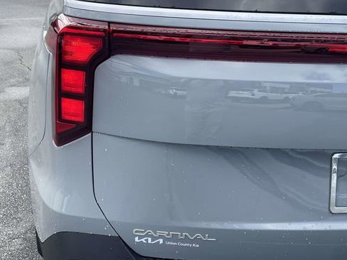 New 2026 Kia Carnival EX image 15