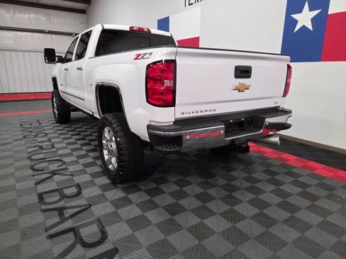 Used 2019 Chevrolet Silverado 2500 LTZ w/ Duramax Plus Package AWD/4WD image 11