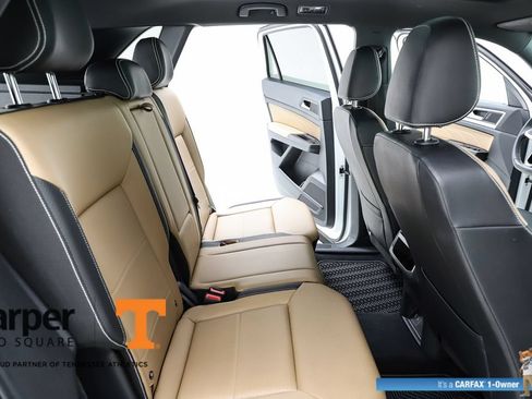 Used 2023 Volkswagen Atlas Cross Sport SE w/ Panoramic Sunroof Package AWD/4WD image 38
