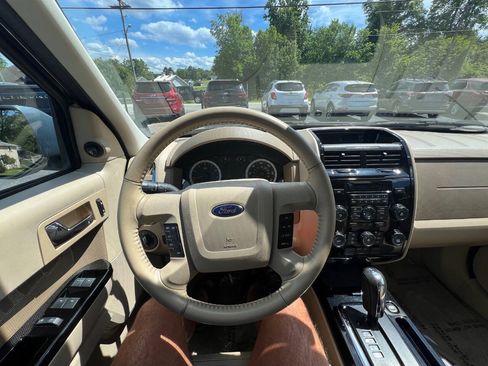 Used 2010 Ford Escape Limited AWD/4WD image 18
