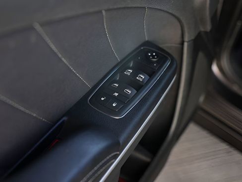 Used 2019 Dodge Charger R/T image 25