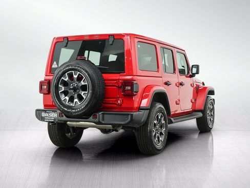 Used 2026 Jeep Wrangler Unlimited Sahara AWD/4WD image 5