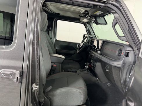Used 2025 Jeep Wrangler Rubicon image 30