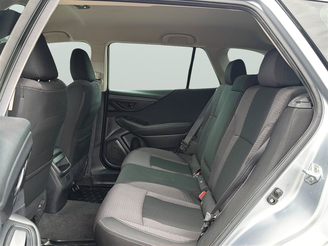 Used 2021 Subaru Outback AWD/4WD image 16