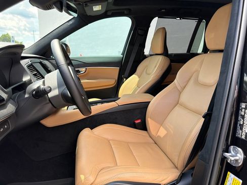 Used 2024 Volvo XC90 T8 Ultimate w/ Lounge Package AWD/4WD image 19