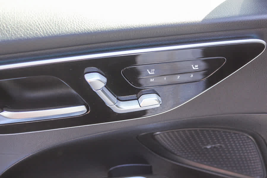 Used 2025 Mercedes-Benz C 300 Sedan image 27