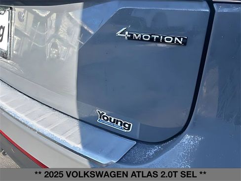 Used 2025 Volkswagen Atlas SEL image 11