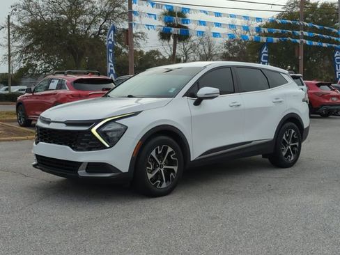 Used 2023 Kia Sportage EX image 8