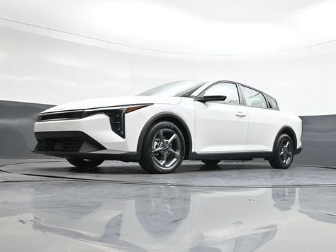 Used 2025 Kia K4 FWD image 38