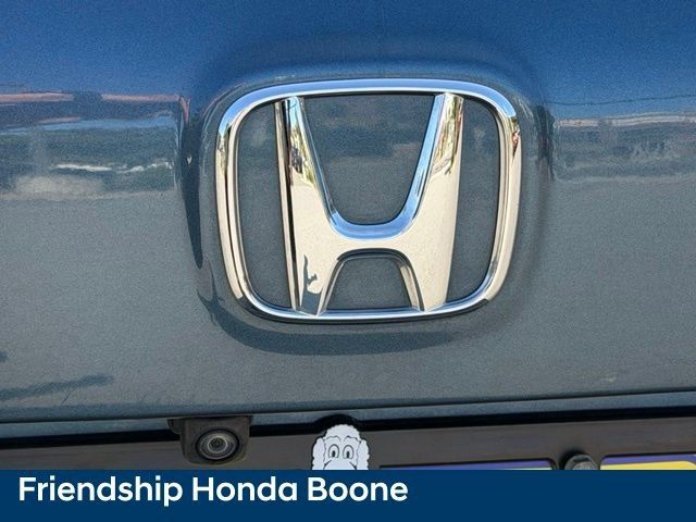 Used 2017 Honda Pilot Touring image 11