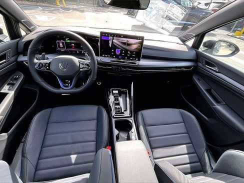 New 2026 Volkswagen Golf image 3